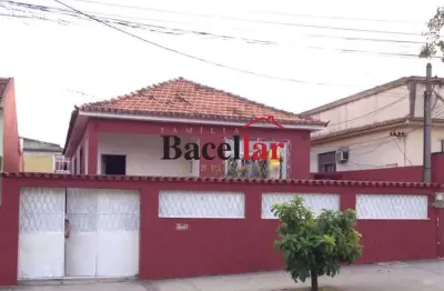 Casa comercial com 1 sala para alugar na rua mucio teixeira, cavalcanti, rio de janeiro, 400 m2 por r$ 3.500