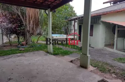 Casa com 3 quartos à venda na rua álvares de castro, centro, maricá, 640 m2 por r$ 750.000