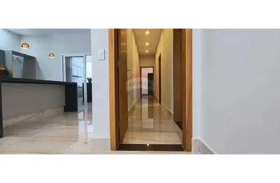 Casa de alto padrão para locação no condomínio euroville