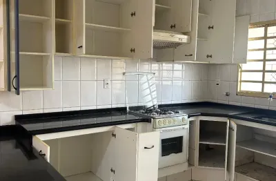 Sobrado à Venda no Jardim Maria do Carmo – Conforto, Espaço e Localização Privilegiada