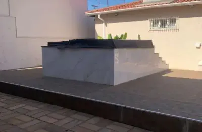 Casa à venda na Rua Irmã Arminda, Jardim Brasil, Bauru