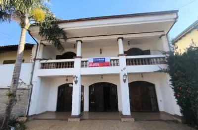 Casa com 4 quartos para alugar no Jardim América, Bauru 