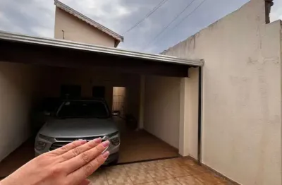 Casa com 3 quartos para alugar na Rua Bernardino de Campos, 29-36, Vila Souto, Bauru