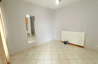 Apartamento com 1 quarto para alugar na Vila Maracy, Bauru 