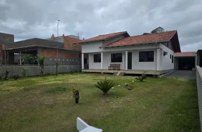 Casa com 3 quartos à venda na av. claudiomiro vizoto, 779, praia do ervino, são francisco do sul, 127 m2 por r$ 550.000