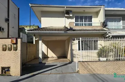 Casa com 3 quartos à venda na Rua Manoel Luiz Teixeira, 35, Pagani, Palhoça