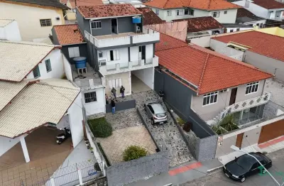 Casa com 6 quartos à venda no Barreiros, São José 