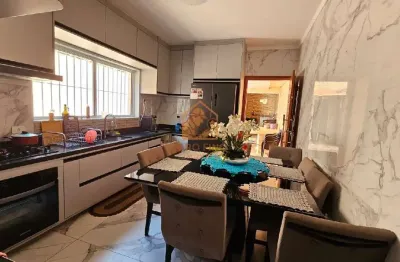 Casa à venda de 2 dormitórios e 3 banheiros |125m²| no jardim pirituba