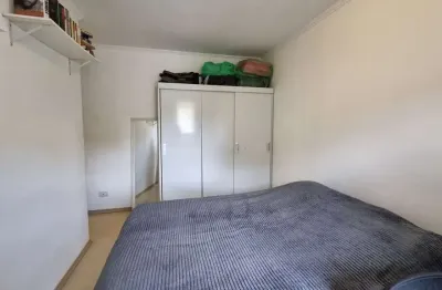Apartamento 2 quartos, sala com sacada, 1 vaga de garagem, jardim marilu, taipas