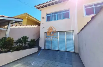 Imperdível oportunidade de adquirir uma excelente casa com edícula no jardim marisa, pertinho da av. mutinga!
