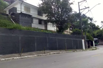 Casa à venda na Rua Doutor Rafael de Araújo Ribeiro, 505, Jaraguá, São Paulo