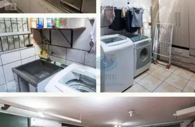 Casa térrea de 10 x 50 mts com 3 dormitórios, 1 suíte, 2 vagas, quintal com jardim, escritório e edícula nos fundos.