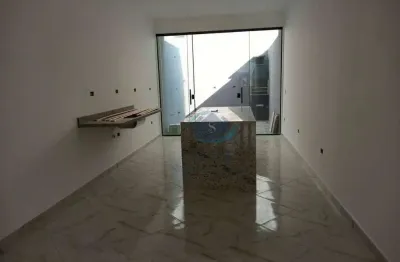 Sobrado novo nunca habitado com 3 dormitórios,1 suíte,2 vagas,quintal com churrasqueira,aceita proposta,excelente localização,vale a pena conhecer.