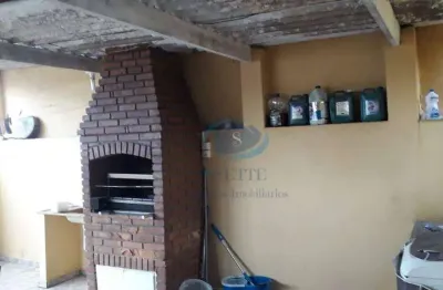 Casa térrea na parte superior 2 dormitórios,sala,cozinha,wc,quintal com churrasqueira,na parte inferior sala,cozinha quarto e área de serviço,2 vagas.