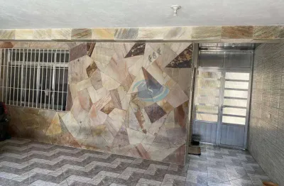Sobrado com 4 dormitórios,1 suítre,sala 2 ambientes,entrada lateral.3 vagas cobertas,ótima localização,quintal,edícula,aceita proposta.