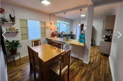Casa térrea a venda com 3 dormitórios e 2 vagas no sacomã