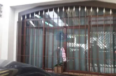 Sobrado com 3 dormitórios,1 suíte,sala 2 ambientes,cozinha,.4 banheiros,entrada lateral,2 vagas cobertas,edicula,aceita proposta.