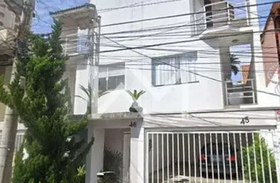 Maravilhoso sobrado a venda  com  261m²  4 suítes, 4 vagas , ótima localizacão -  bosque maia -