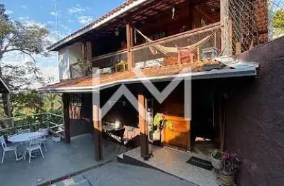 Excelente chácara espaçosa e aconchegante com 3 dormitórios,  2 banheiros e escritório, 1.000 m² em