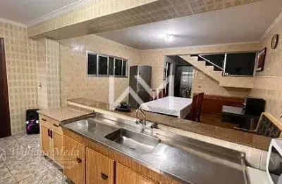 Sobrado a venda com 198m²  com 3 vagas de carros, ótimo investimento no bairro jardim são josé guar
