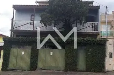 Espaçosa casa assobradada  3 dormitórios, 2 banheiros e 8 vagas de garagem em vila nossa senhora de