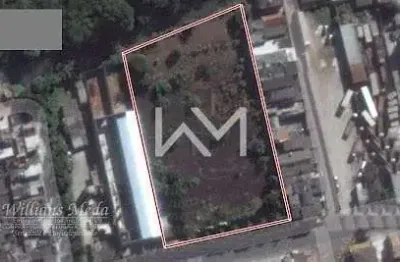 Terreno com 6.000 mil metros quadrados sendo 60 metros de frente e 100 metros de fundos disponível