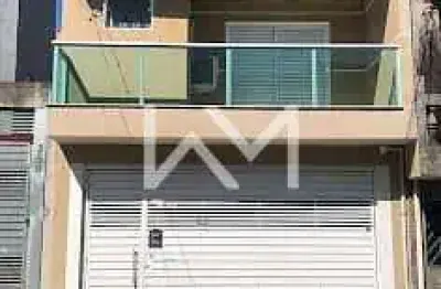 Moderno sobrado de 125m² com acabamentos planejados em localização privilegiada