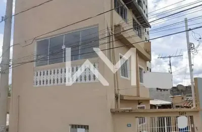 Excelente oportunidade para investidor, 3 casas em um único terreno, troca por imóvel no litoral de