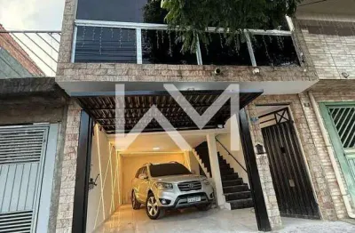 Maravilhosa casa à venda com 3 dormitórios, sendo 1 suíte, 2 banheiros, 2 vagas de garagem, 125m²,