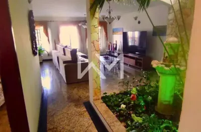 Casa assobradada de 364,00m² à venda no santa mena, próximo ao shopping maia | 3 dormitórios, 7 vag