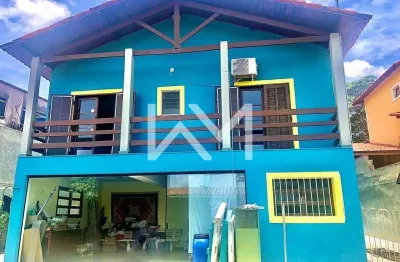 Maravilhoso sobrado para venda e locação com 5 dormitórios, 3 banheiros, 6 vagas de garagem para ca