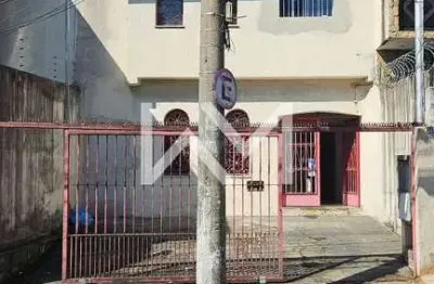 Excelente sobrado comercial  para locação com 2 salas , 2 lavabos, 2 vagas de garagem, 113m², centr