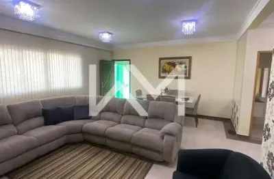 Sobrado à venda com  210m² de área construida, mobiliado, 3 suítes, 4 vagas de garagem - jardim san