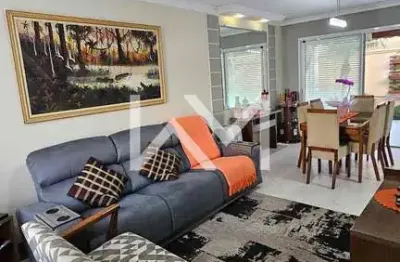 Sobrado à venda com 2 dormitórios, 3 banheiros, 2 vagas de garagem, 86m² , parque renato maia, guar
