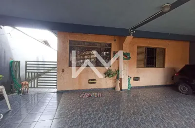 Casa à venda com 3 dormitórios, sendo 1 suíte,  3 banheiros, 4 vagas de garagem, 250m², parque cont