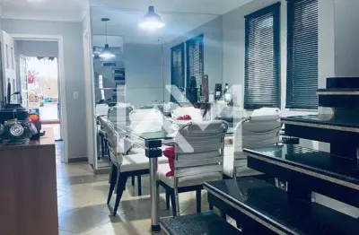 Sobrado à venda com 3 dormitórios, sendo 1 suíte, 3 banheiros, 3 vagas de garagem, 150m², jardim vi