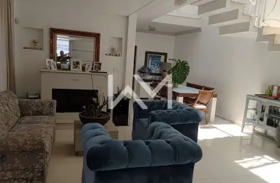 Sobrado à venda com 3 suítes, 5 banheiros, 3 vagas de garagem, 3 vagas de garagem, 230m², parque re