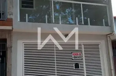 Sobrado à venda  com 3 dormitórios, sendo 1 suíte, 2 banheiros, 1 vaga de garagem, 103m², residenci
