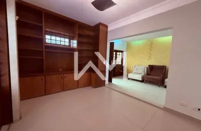 Amplo Sobrado à Venda na Vila Rosália – 275 m² | 4 Dormitórios (3 Suítes) | 3 Vagas Cobertas