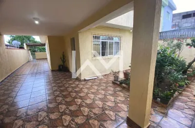 Casa para venda com 3 dormitórios, 1 banheiro, 5 vagas de garagem, 400m², Jardim IV Centenário, Gua