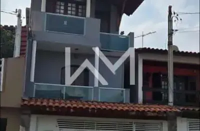 Sobrado à venda com 3 dormitórios, sendo 1 suíte, 3 banheiros, 240m², Parque Continental I, Guarulh