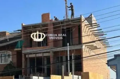 Sobrados em construção com 3 suites e 6 vagas perto do metro