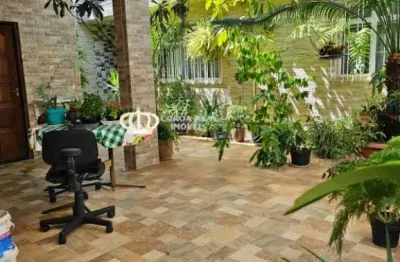 Casa térrea ampla - terreno 390 m2 - 3 dormitórios próximo ao metrô patriarca