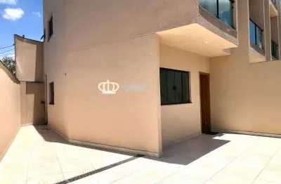 Sobrado com corredor lateral , espaço gourmet e 2 vagas de garagem, bairro patriarca sp.
