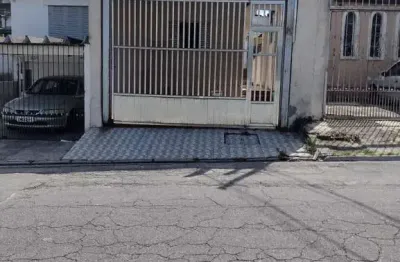 Casa resindecial localizado na rua cavalcanti de albuquerque, vila nhocuné