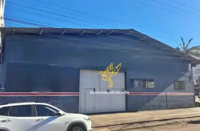 Galpão amplo para locação em localização estratégica com ótima infraestrutura