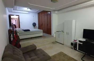Sobrado com 1231 m², 3 dormitórios sendo 1 suíte, 1 vaga, 3  banheiros, r$ 750.000,00
