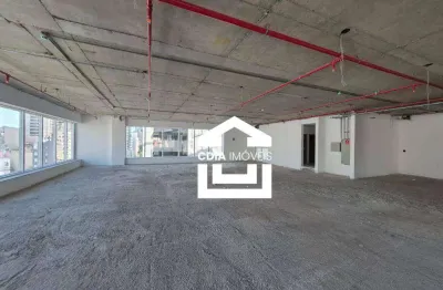 Conjunto comercial com 223 m² de área útil, 3 banheiros e 4 vagas de garagem. localizado em pinheiros.
