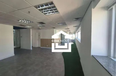 Conjunto comercial para locação com 6 salas, 4 banheiros e 8 vagas de garagem, localizado em pinheiros.