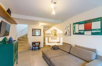 Sobrado à venda com 3 dormitórios sendo 1 suíte, 2 banheiros, 1 lavabo e 3 vagas de garagem. localizado em pinheiros.